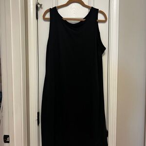 Sleek Black Sleeveless Shift Dress